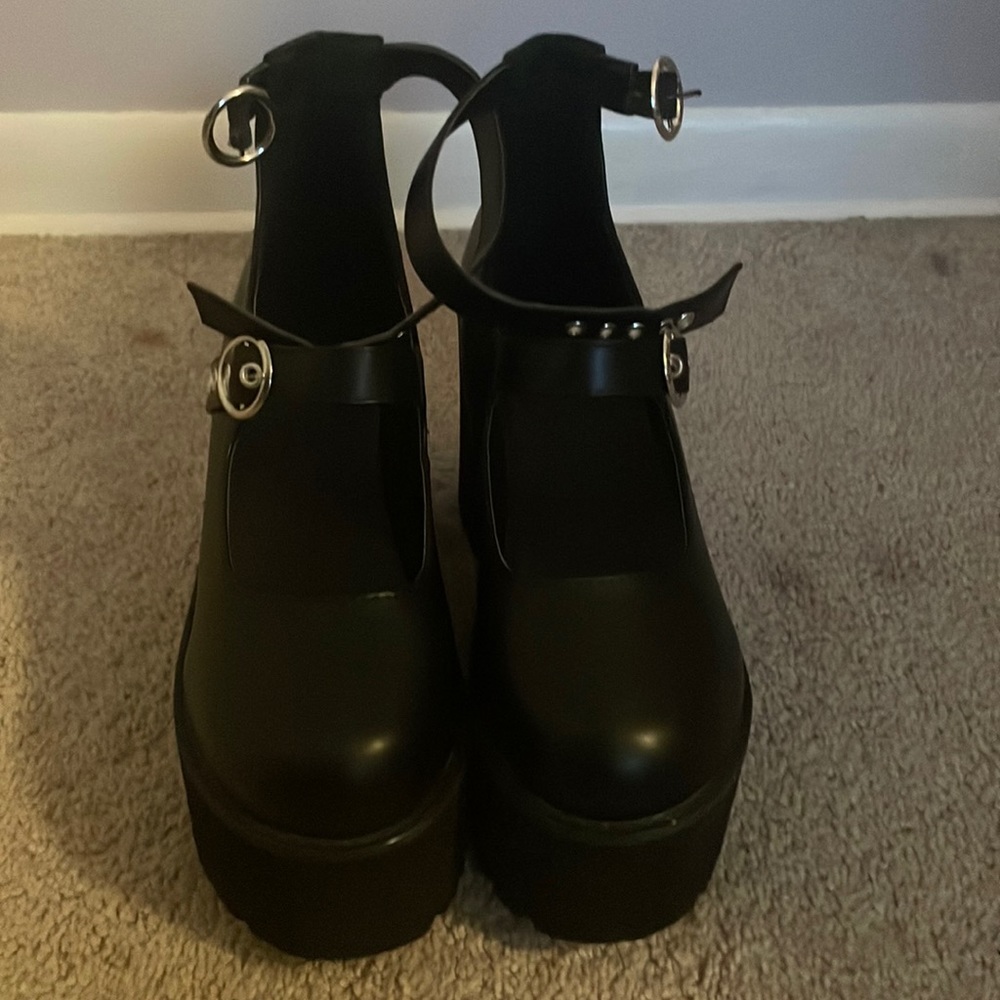 hot topic size 8 platform heels